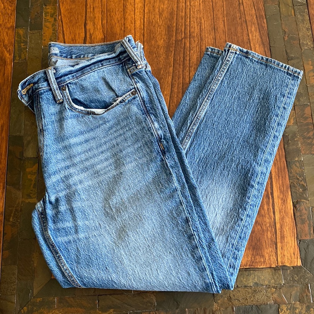 Old Navy Men’s Jeans, Relaxed Slim Taper, Size 33x30, Color Medium Wash